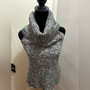 Artisan NY sleeveless cowl neck sweater sz small. No flaws